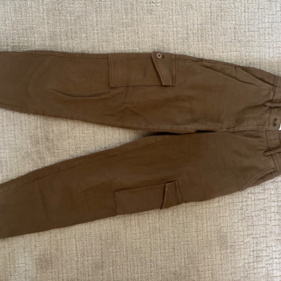 Aritzia Wilfred Free Modern Cargo Pant - Picture 4 of 7